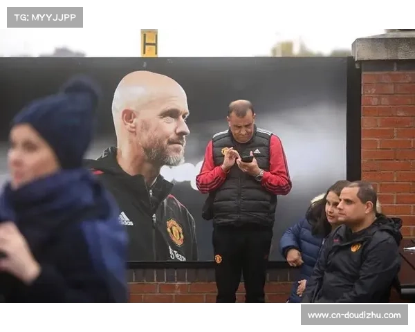 滕哈格如何重塑曼联更衣室凝聚力？铁腕纪律与战术重塑的背后